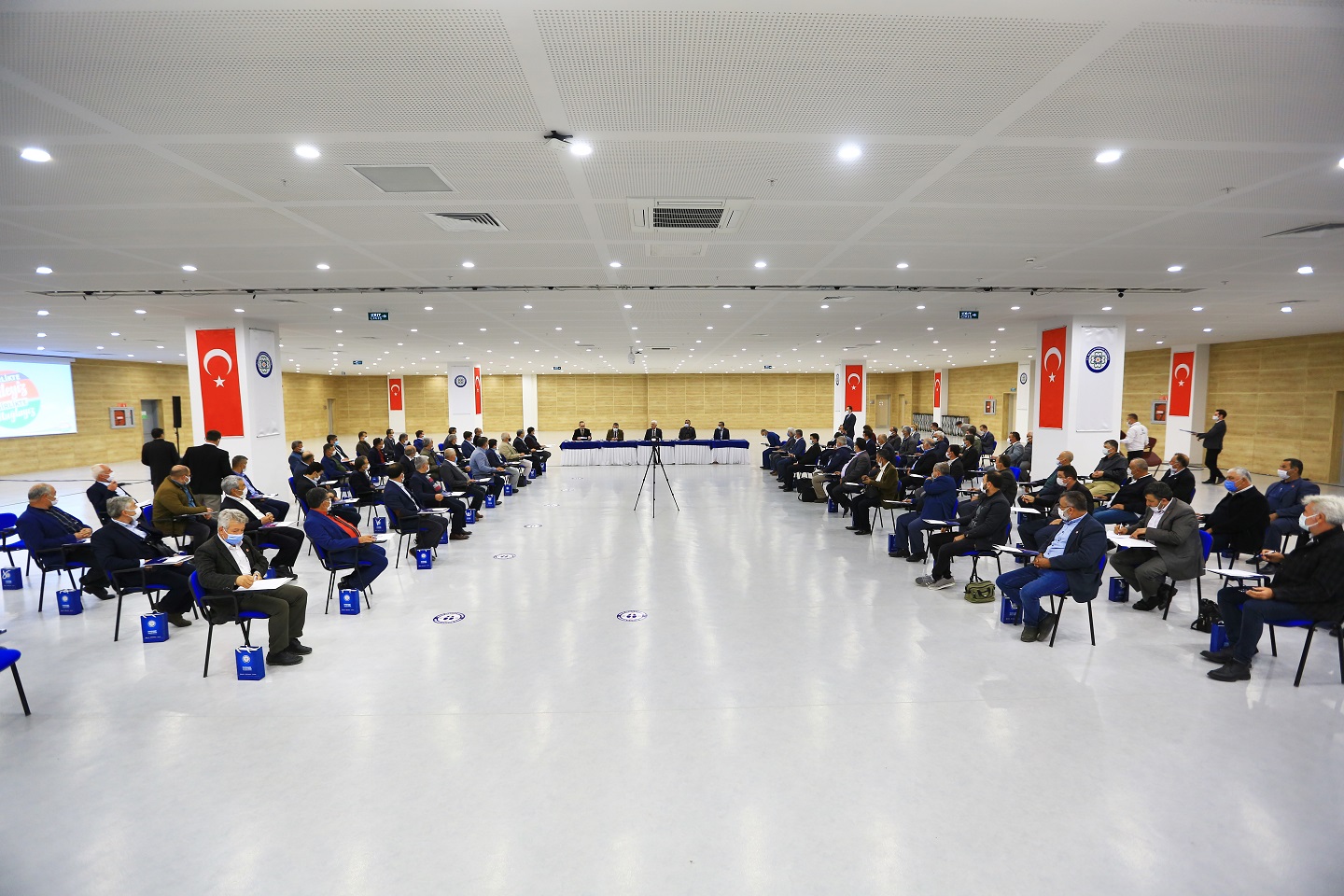 BAŞKAN GÜRÜN, MİLAS MUHTARLARIYLA BULUŞTU