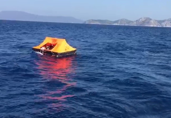 Muğla açıklarında 12 düzensiz göçmen kurtarıldı