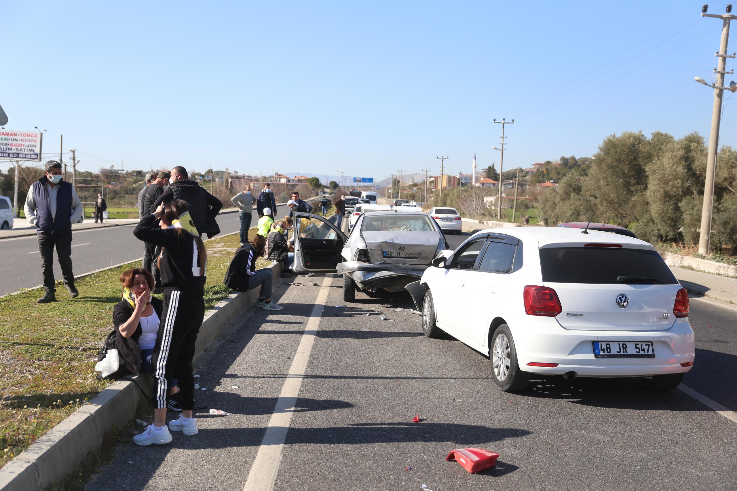 4 ARAÇ BİRBİRİNE GİRDİ 