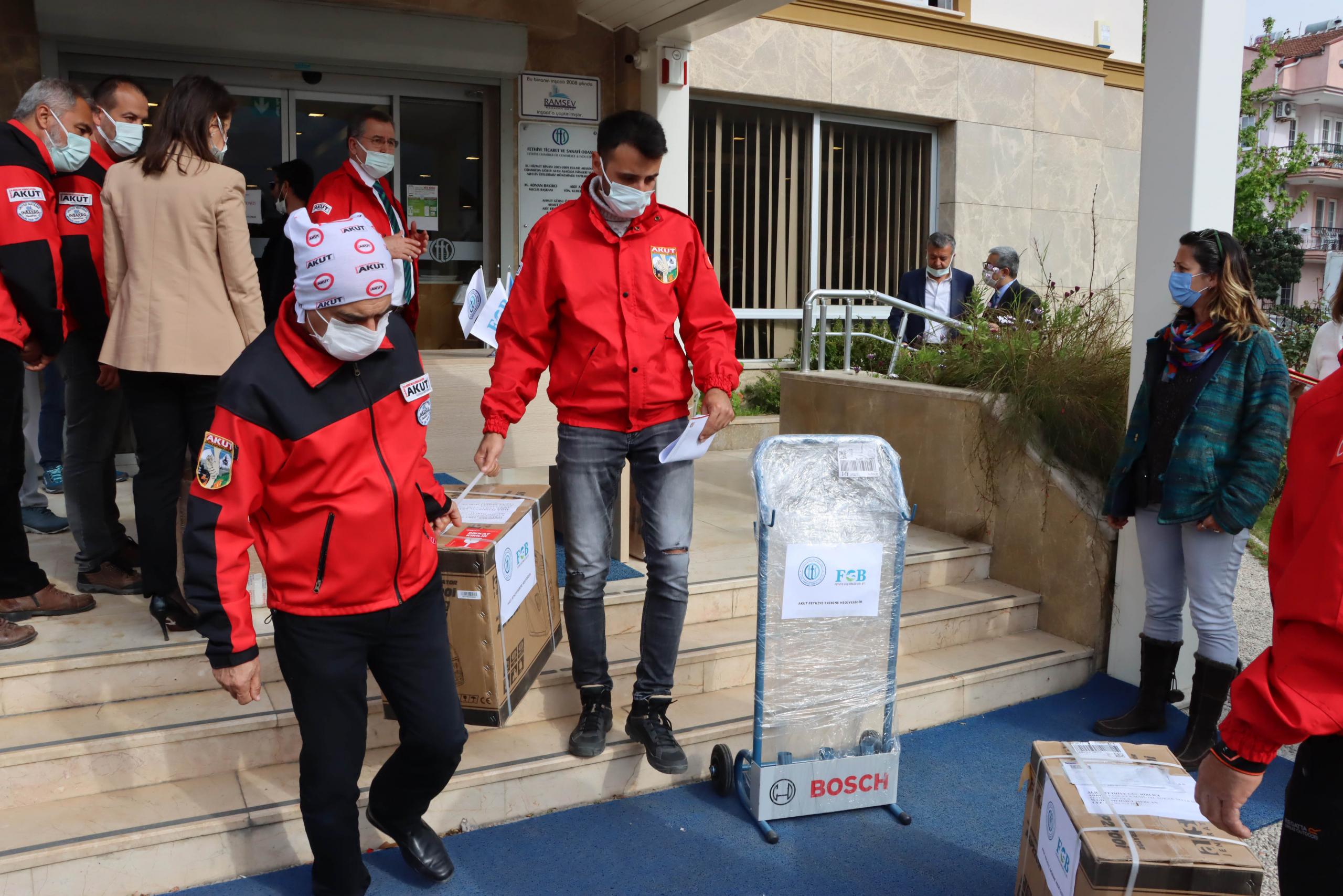 AKUT Fethiye'ye 100 bin liralık ekipman bağışı yapıldı