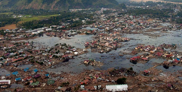 TSUNAMİ'DEN KAÇMAK İÇİN 10 DK.