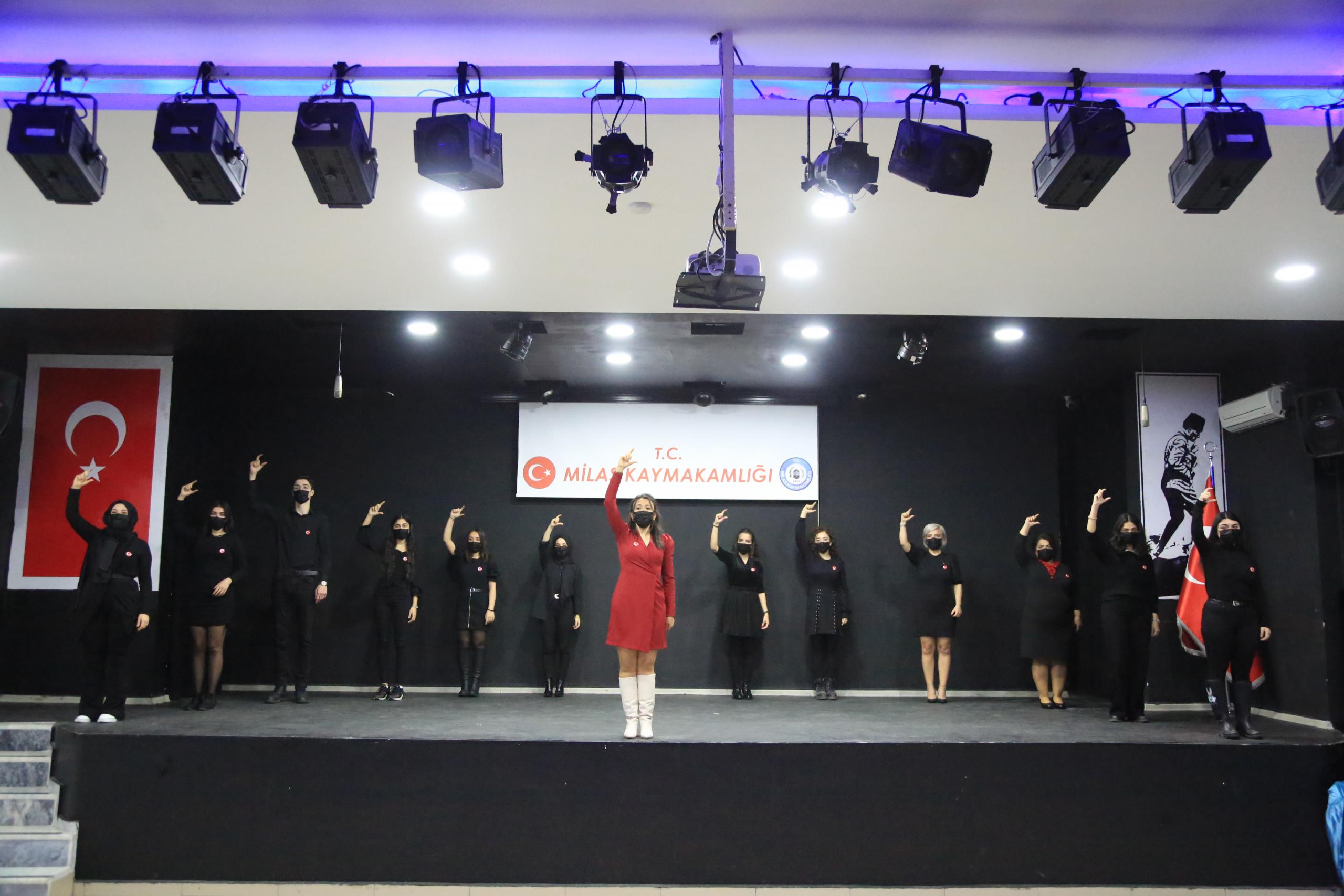 Muğla'da İstiklal Marşı'nın 100. yıl dönümü için işaret diliyle klip hazırlandı