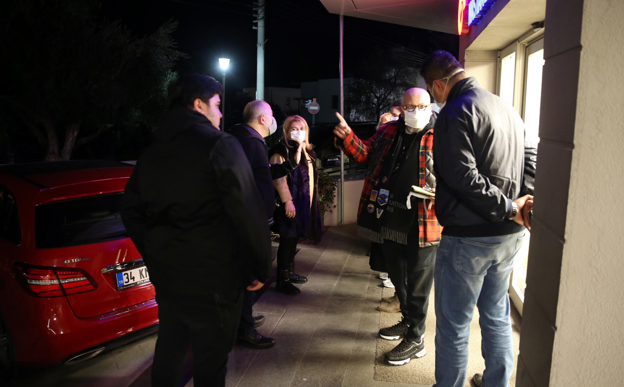 yürürken düşerek ağır yaralanan eski TİM Başkanı Oğuz Satıcı tedavi altına alındı