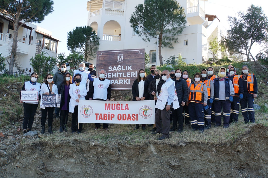 SAĞLIK ŞEHİTLERİ ANISINA FİDAN DİKİLDİ