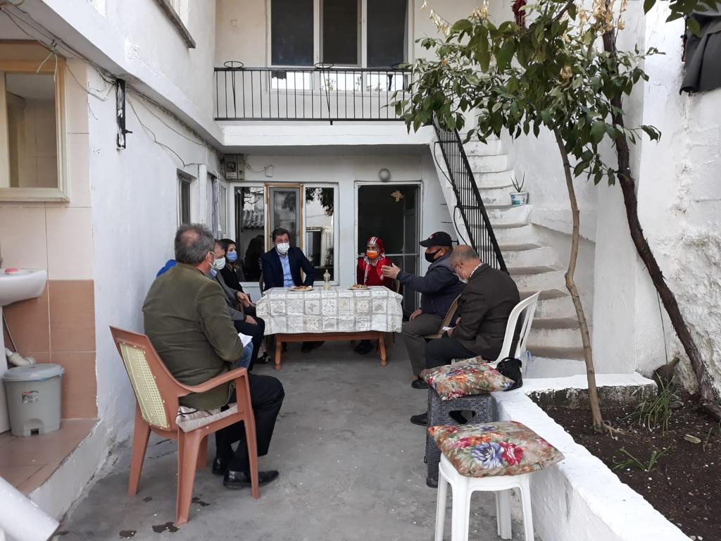 VALİ TAVLI, HANE HANE GEZEREK DERT DİNLİYOR