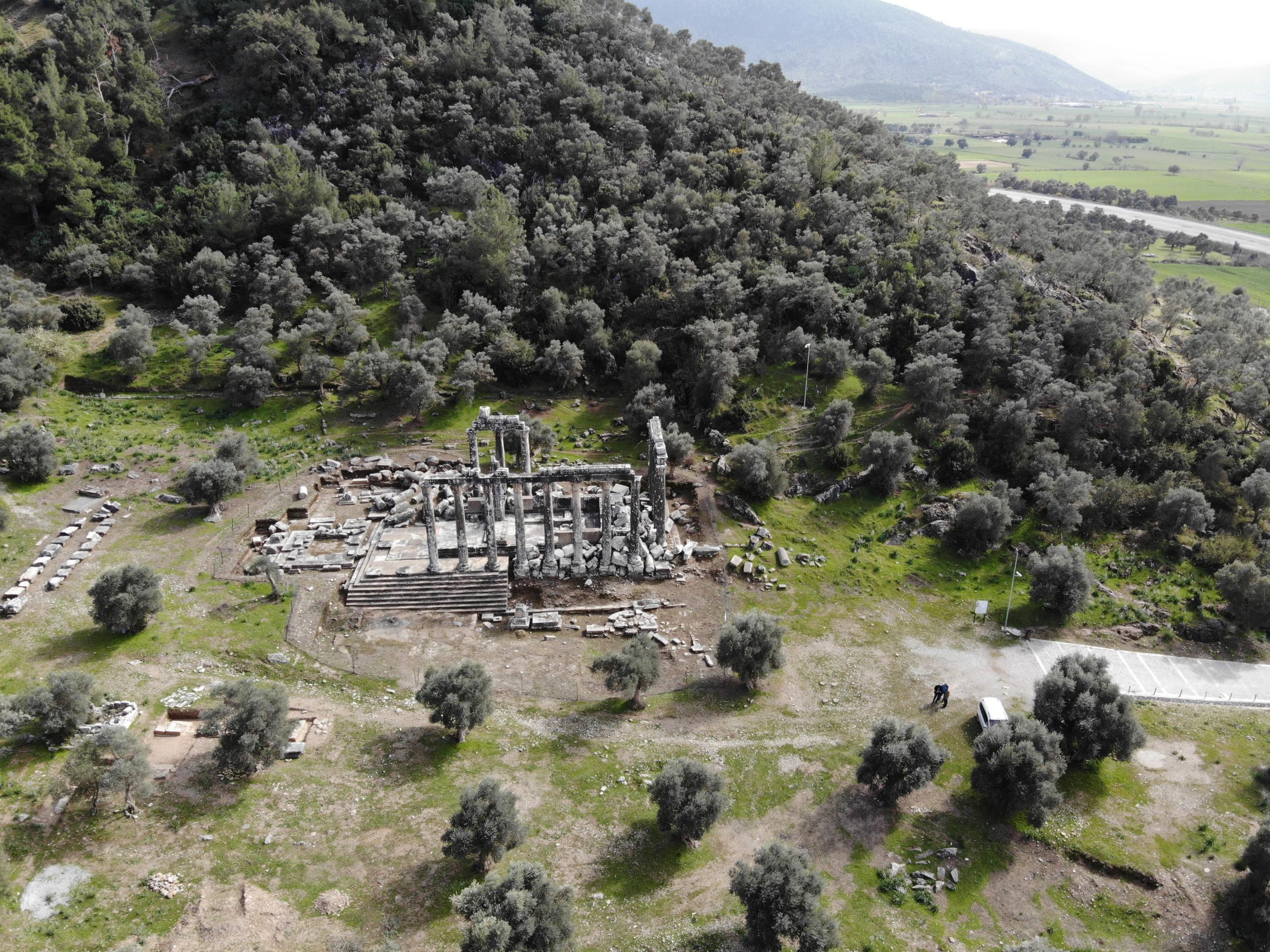 Zeus Tapınağı yapılan çalışmalarla eski ihtişamına kavuşturulacak