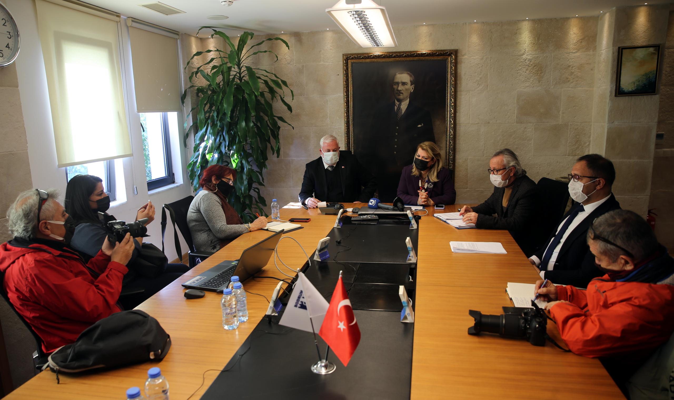 Bodrum'da sahile "beyaz kum" görünümlü mermer tozu dökülmesi tepki çekti