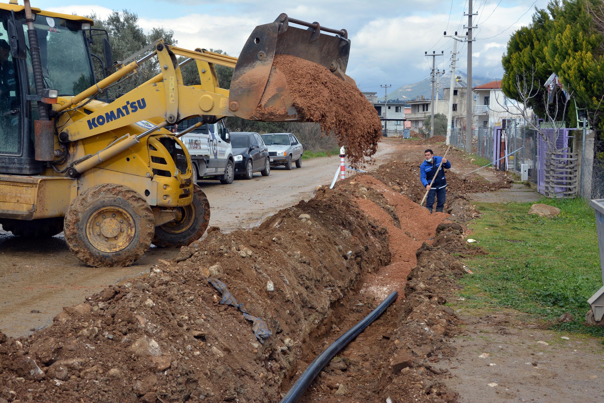 Madenler’de İçme Suyu Hatları Yenileniyor