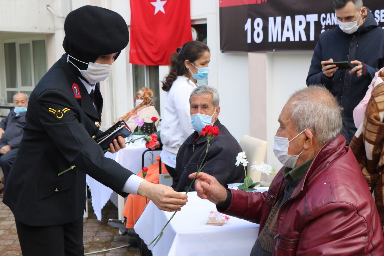 Jandarmadan huzurevine anlamlı ziyaret