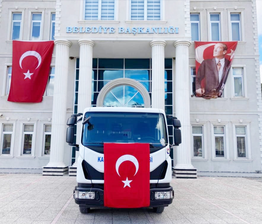 KAVAKLIDERE’YE YENİ ÇÖP TOPLAMA ARACI