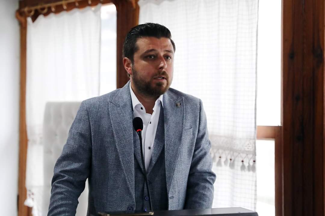 KAVAK’TAN ÇİÇEK’E CEVAP GECİKMEDİ