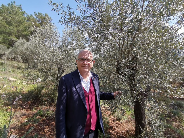 ZEYBEKOĞLU:  “İKTİDAR ÜRETİCİYİ MAĞDUR EDİYOR”