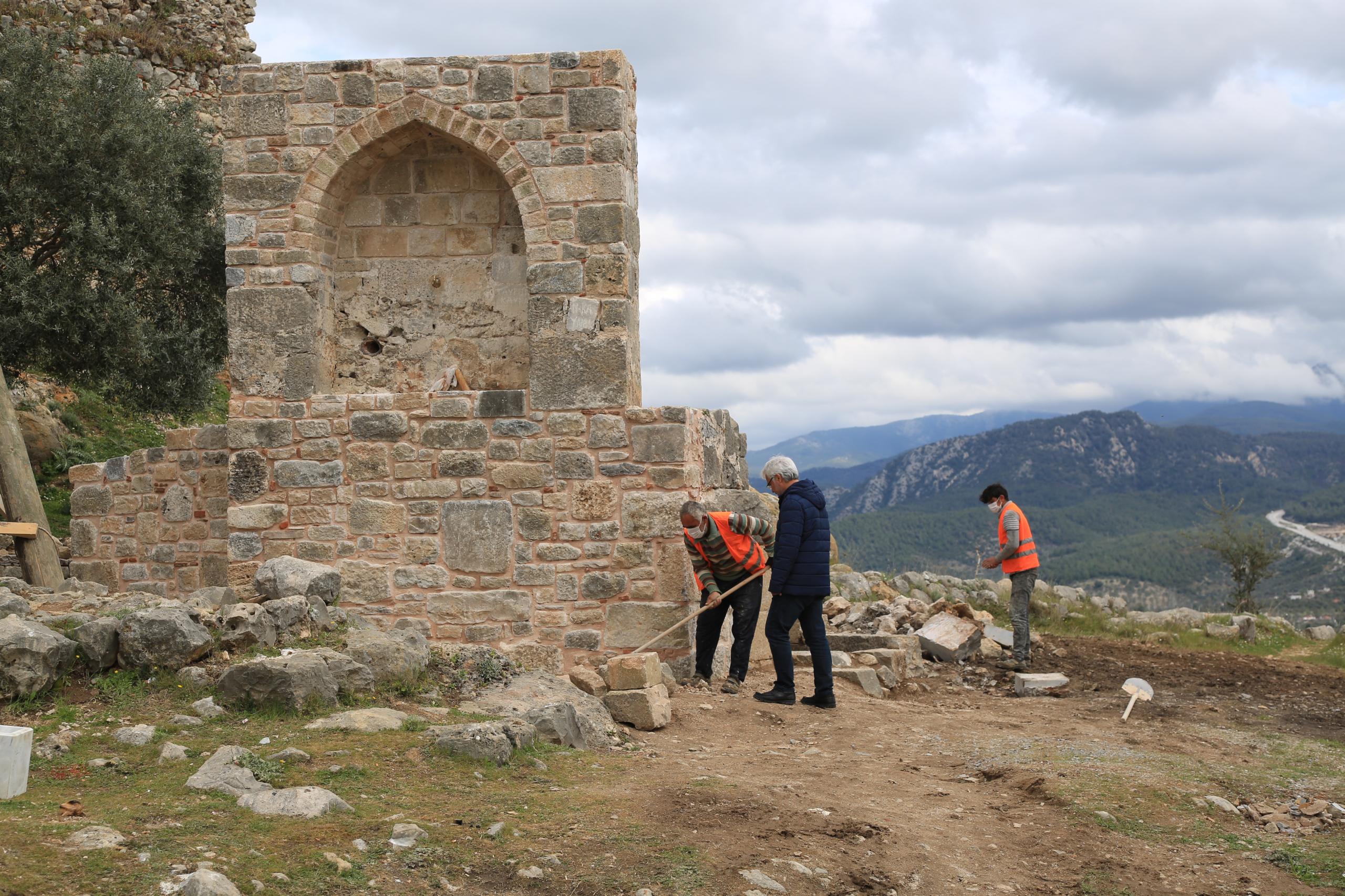 Kale Çeşmesi'nden yaklaşık 700 yıl sonra yeniden su akmaya başladı