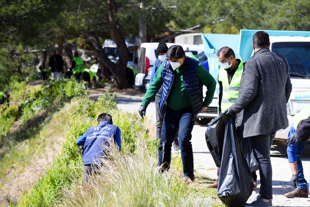 Fethiye'de Yarımada'da temizlik çalışması yapıldı