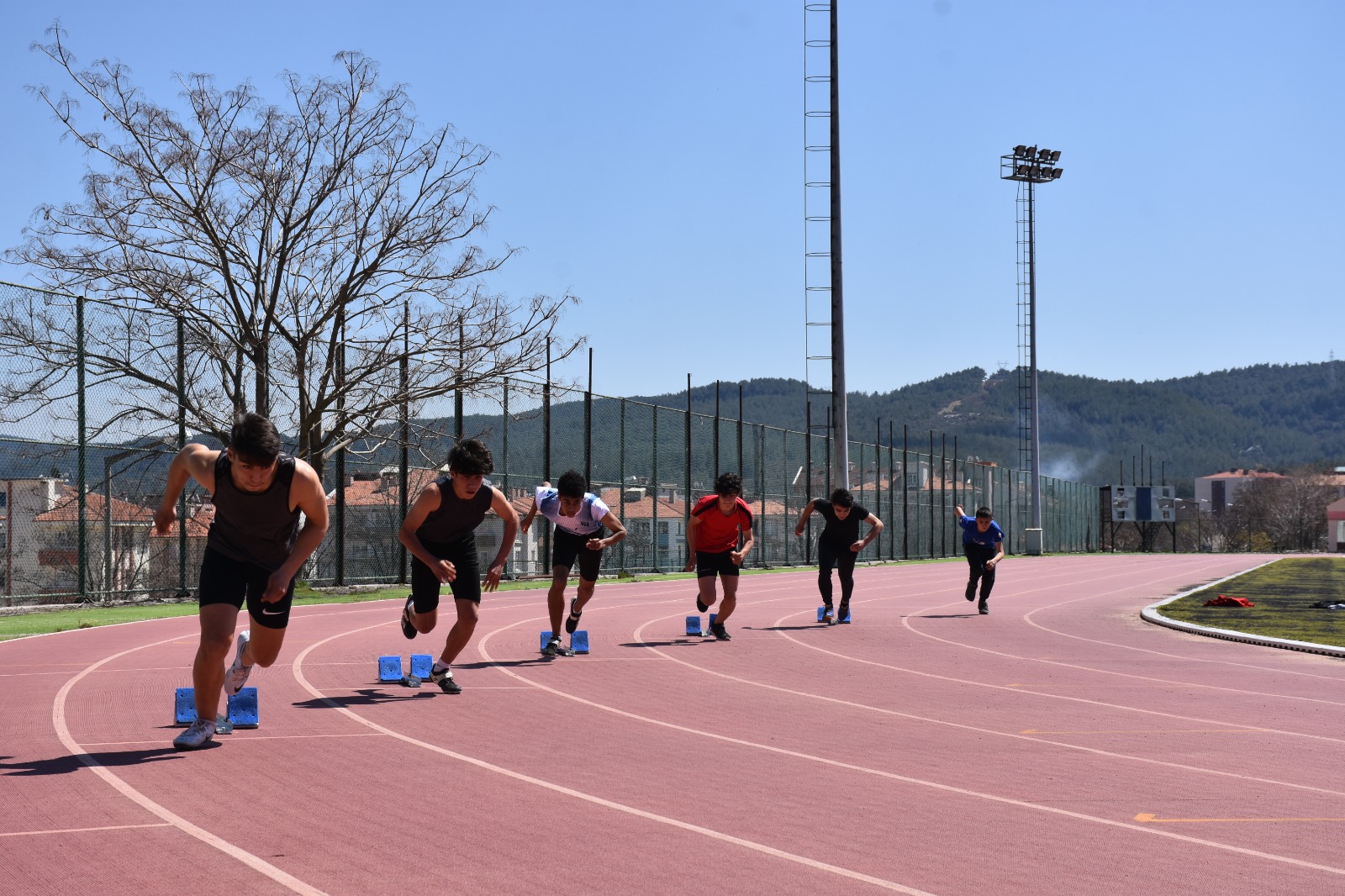 ATLETİZM İL DENEME YARIŞLARI YAPILDI