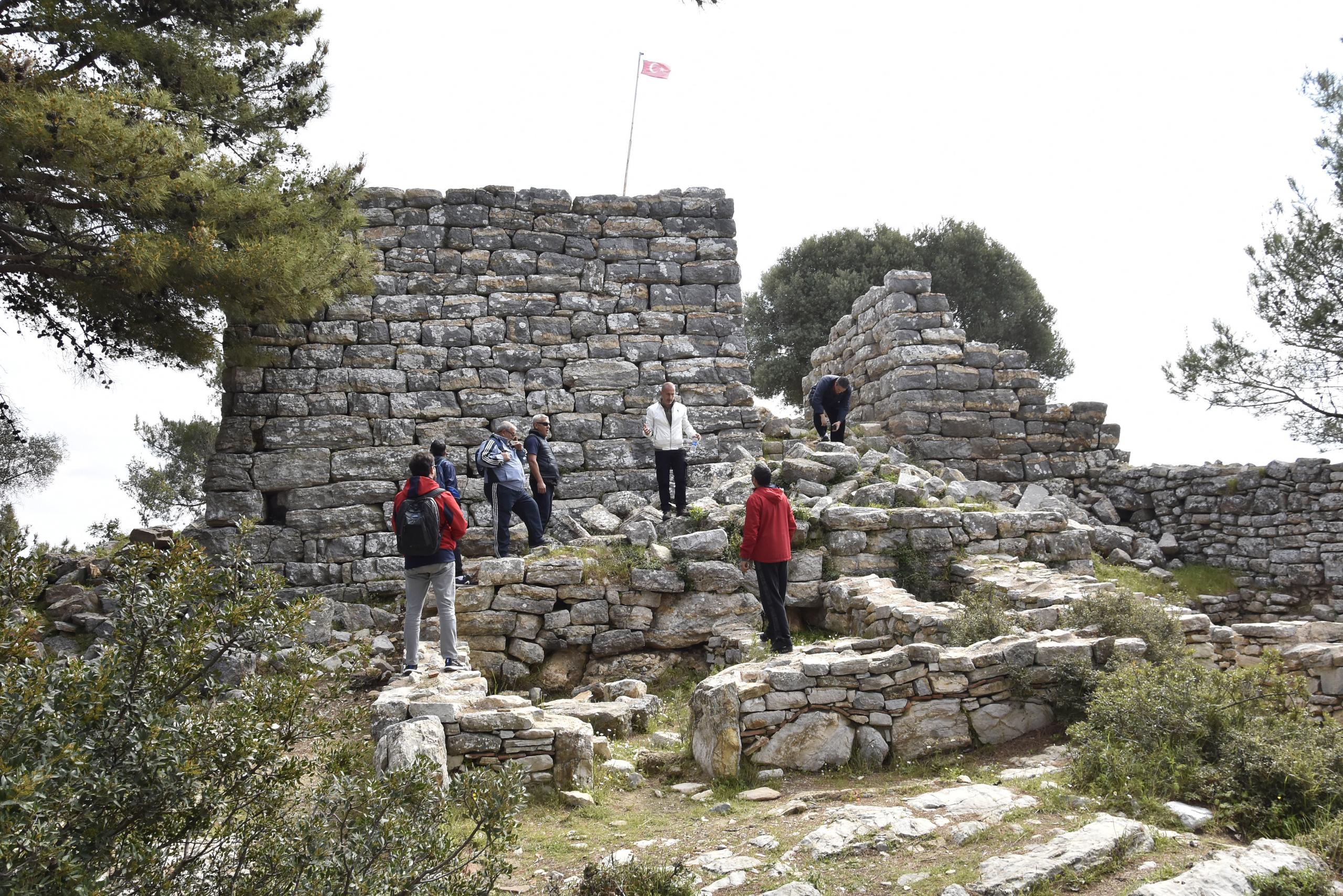Bodrum'un doğayla iç içe 2 bin 400 yıllık "Leleg Yolu" turist çekecek