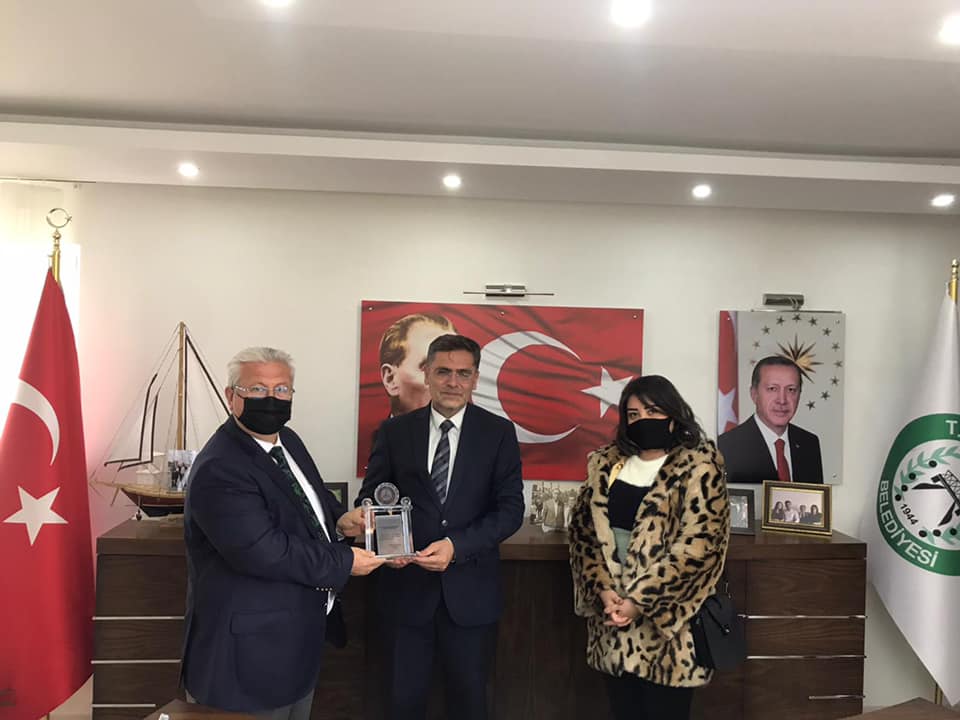 OKUL MÜDÜRÜNDEN TOKSÖZ’E TEŞEKKÜR PLAKETİ