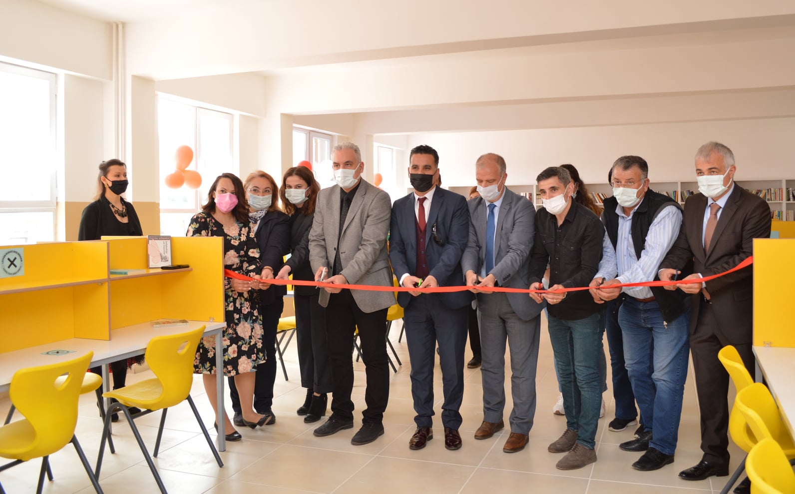 HEKİMLERDEN EĞİTİME ANLAMLI DESTEK