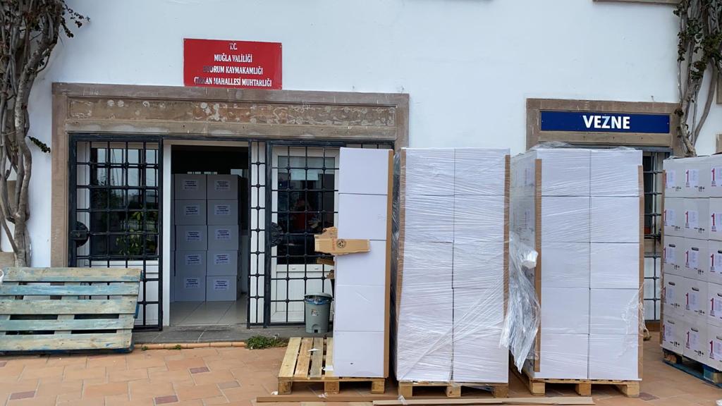 Bodrum'da ihtiyaç sahibi ailelere gıda yardımı