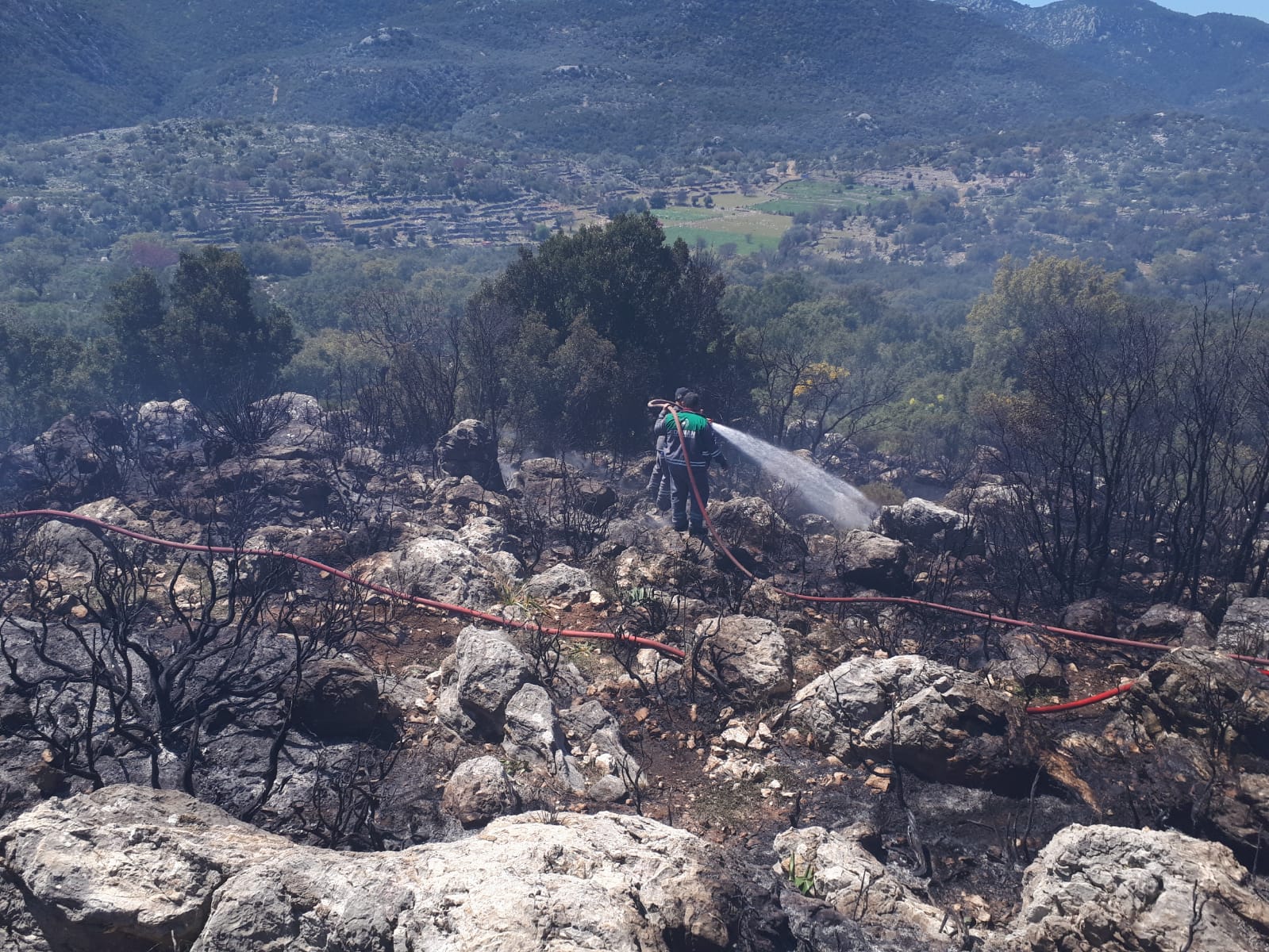 makilik alanda çıkan yangın söndürüldü