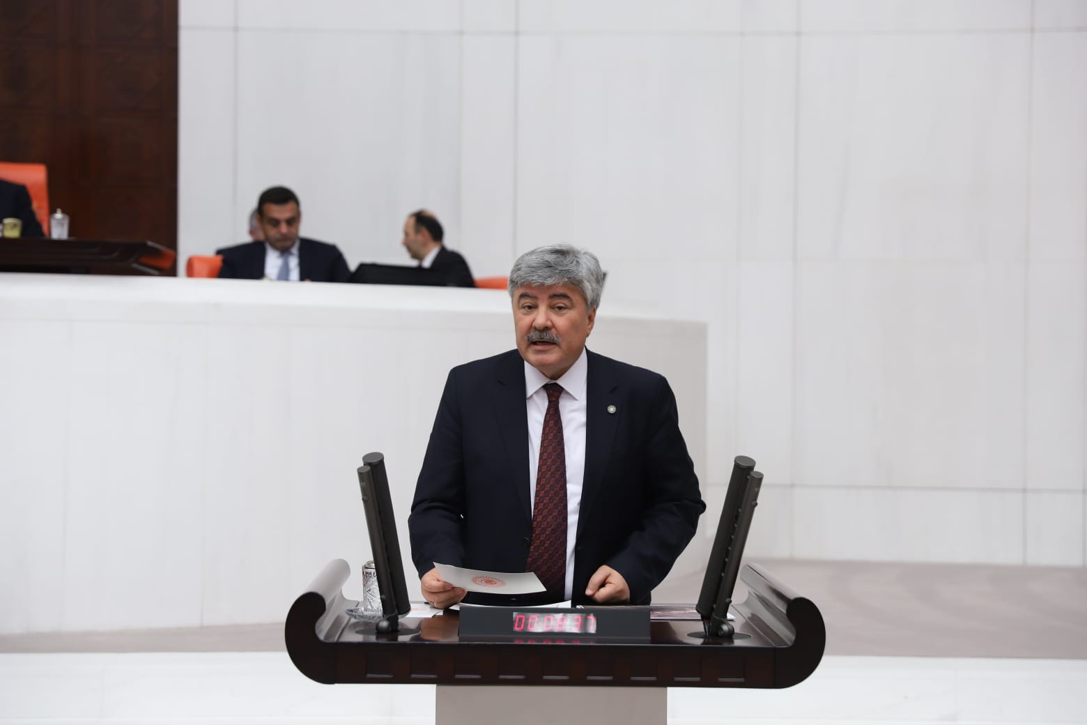 ERGUN, KARGI KOYUNU MECLİSE TAŞIDI