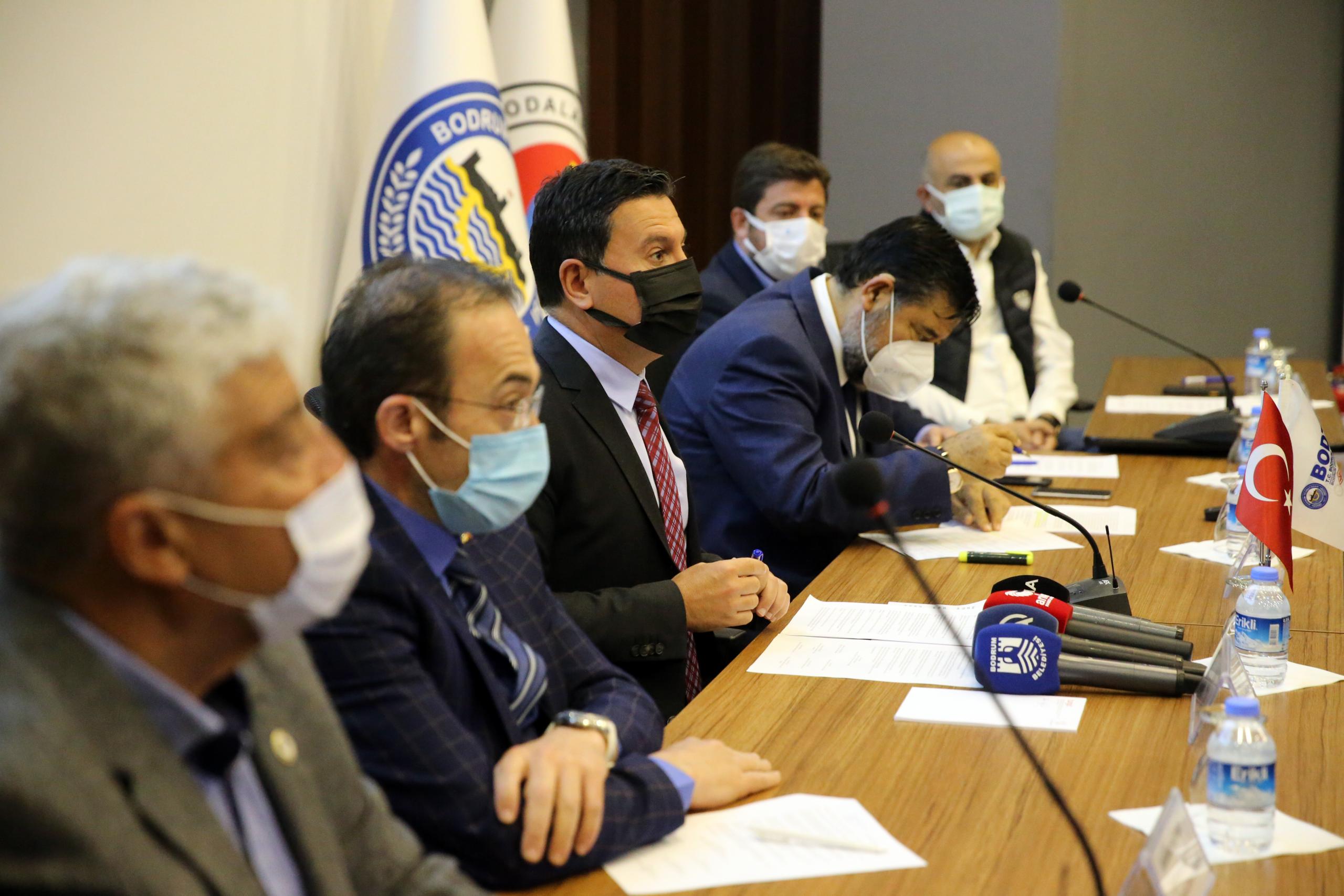 Oyuncu Üstündağ'ın karıştığı silahlı kavgaya tepki gösterildi