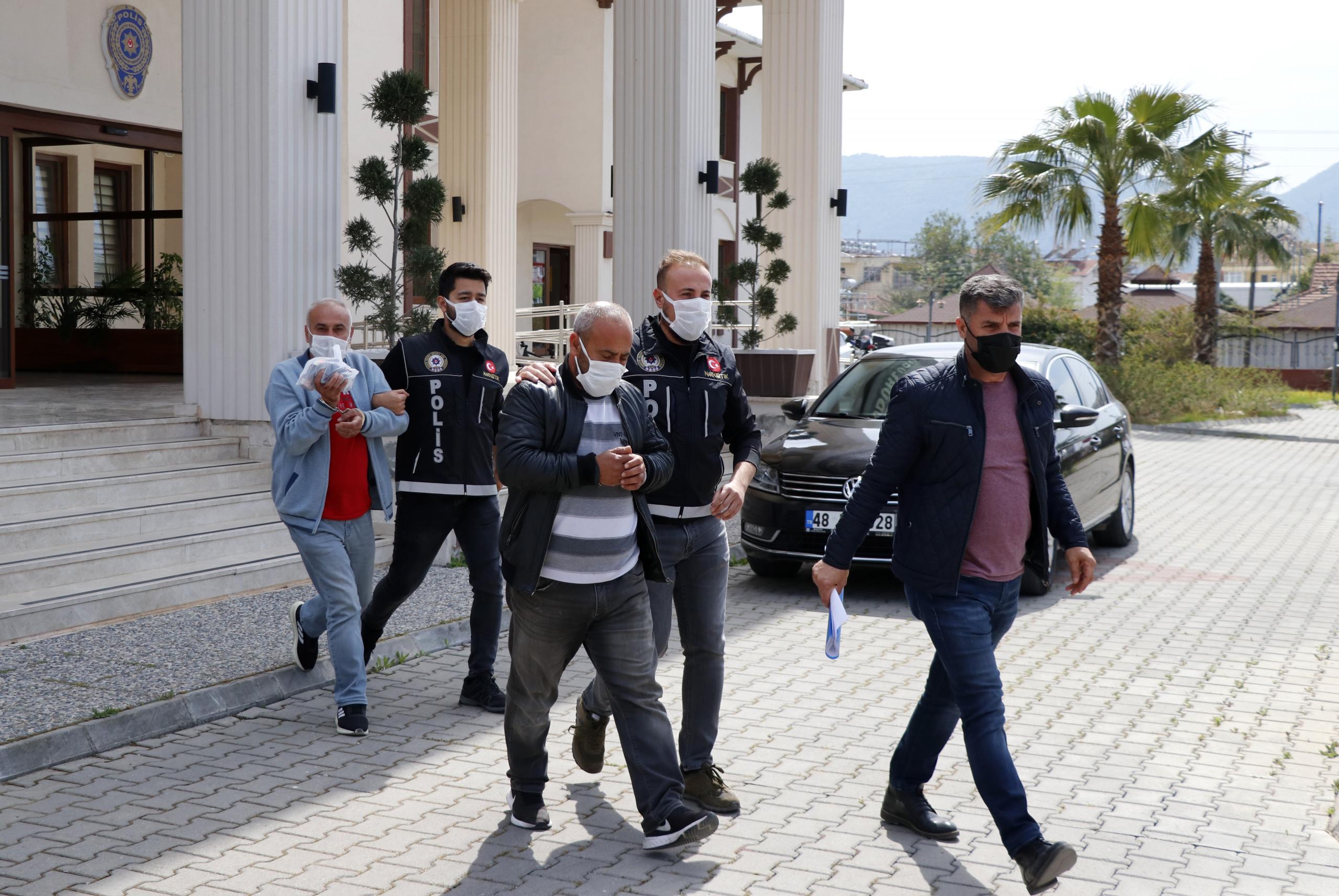 Uyuşturucu operasyonunda yakalanan 2 şüpheli tutuklandı