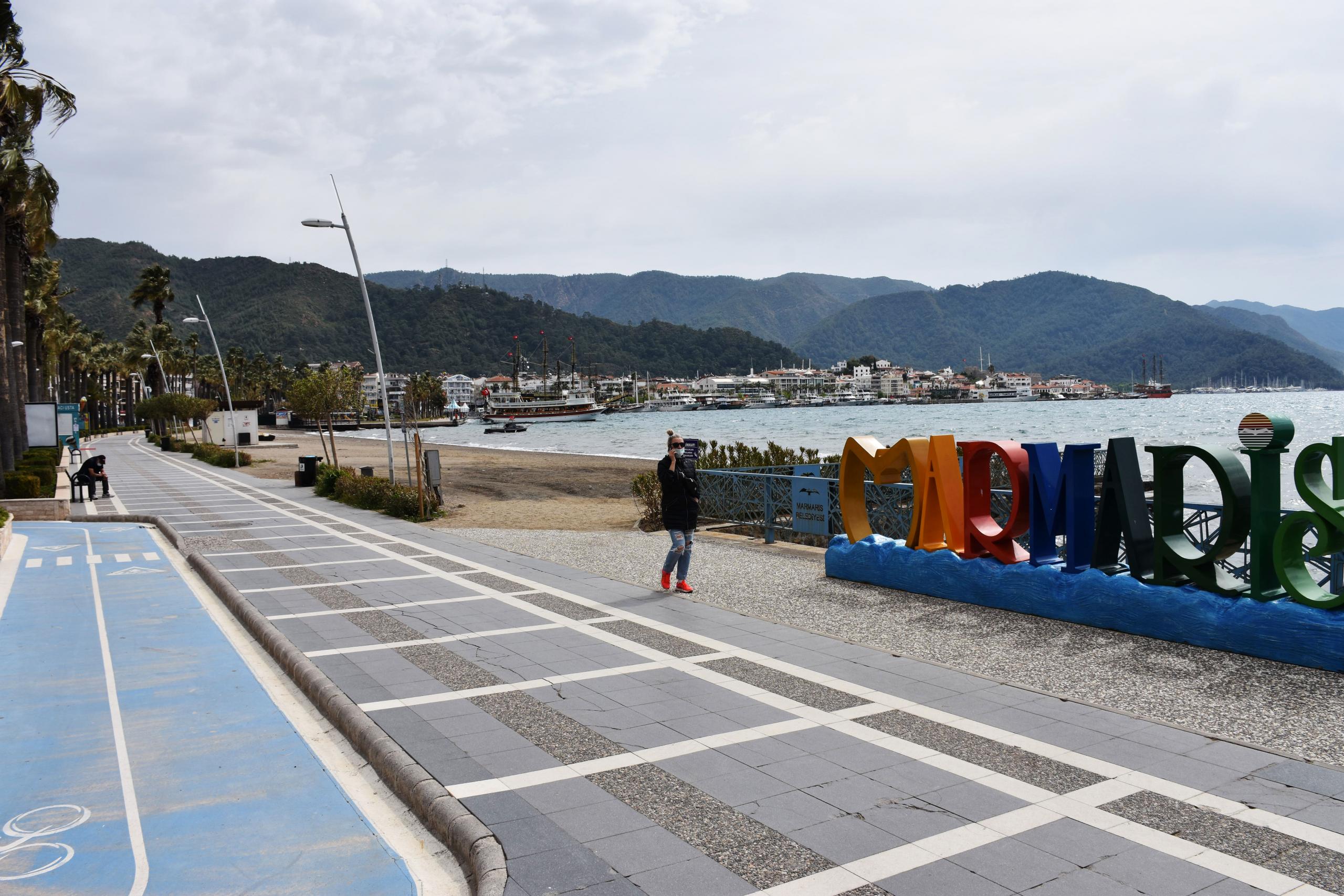 Muğla sokağa çıkma kısıtlaması nedeniyle sessizliğe büründü