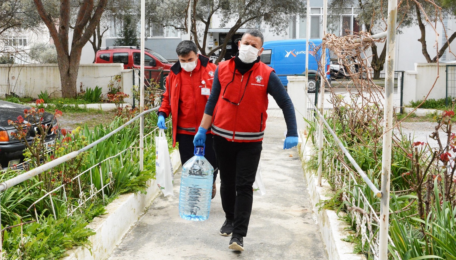 BELEDİYE EKİPLERİ İŞ BAŞINDA