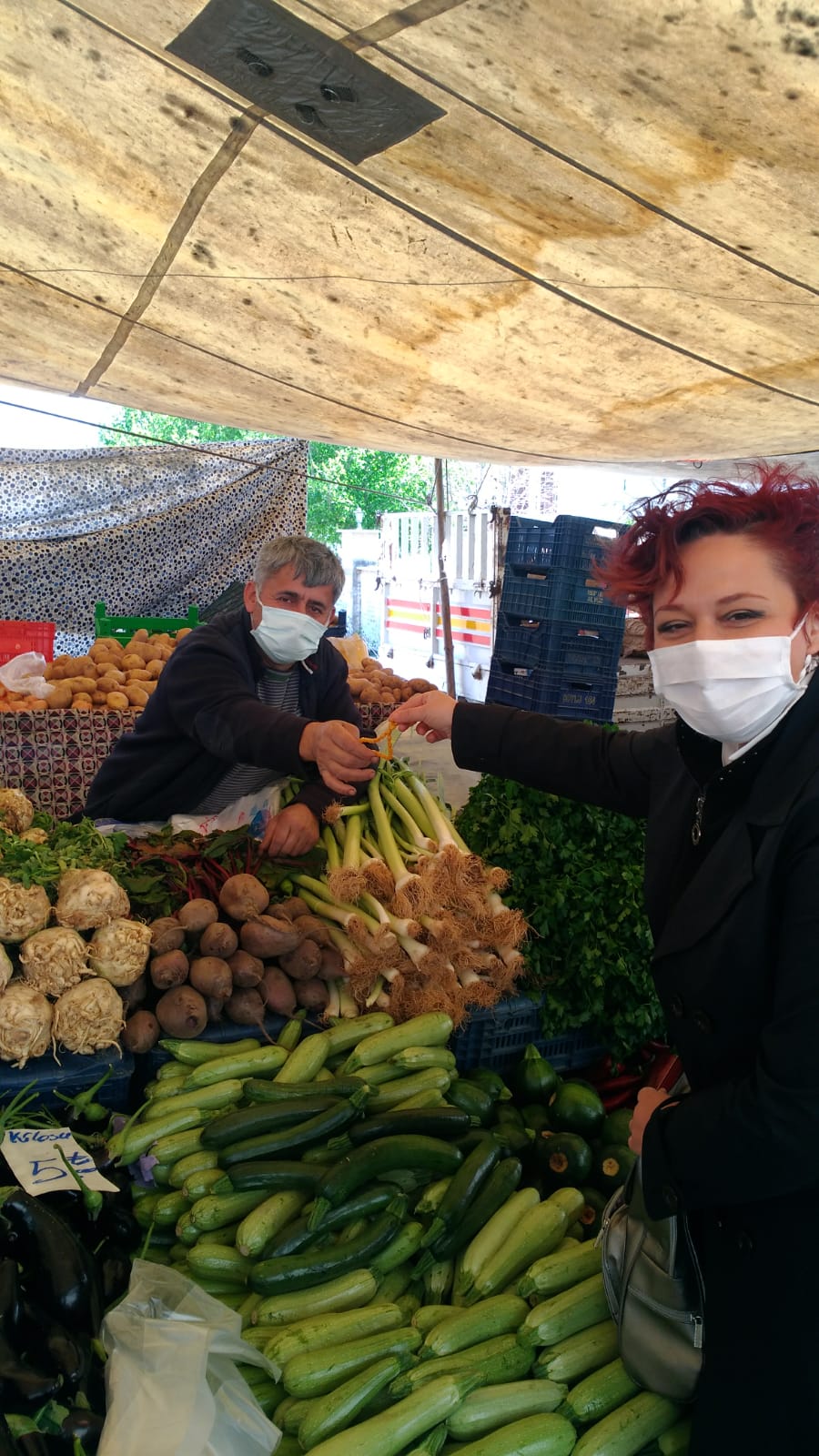 DYP İL BAŞKANI SAATÇİ, SEYDİKEMER PAZARINI GEZDİ