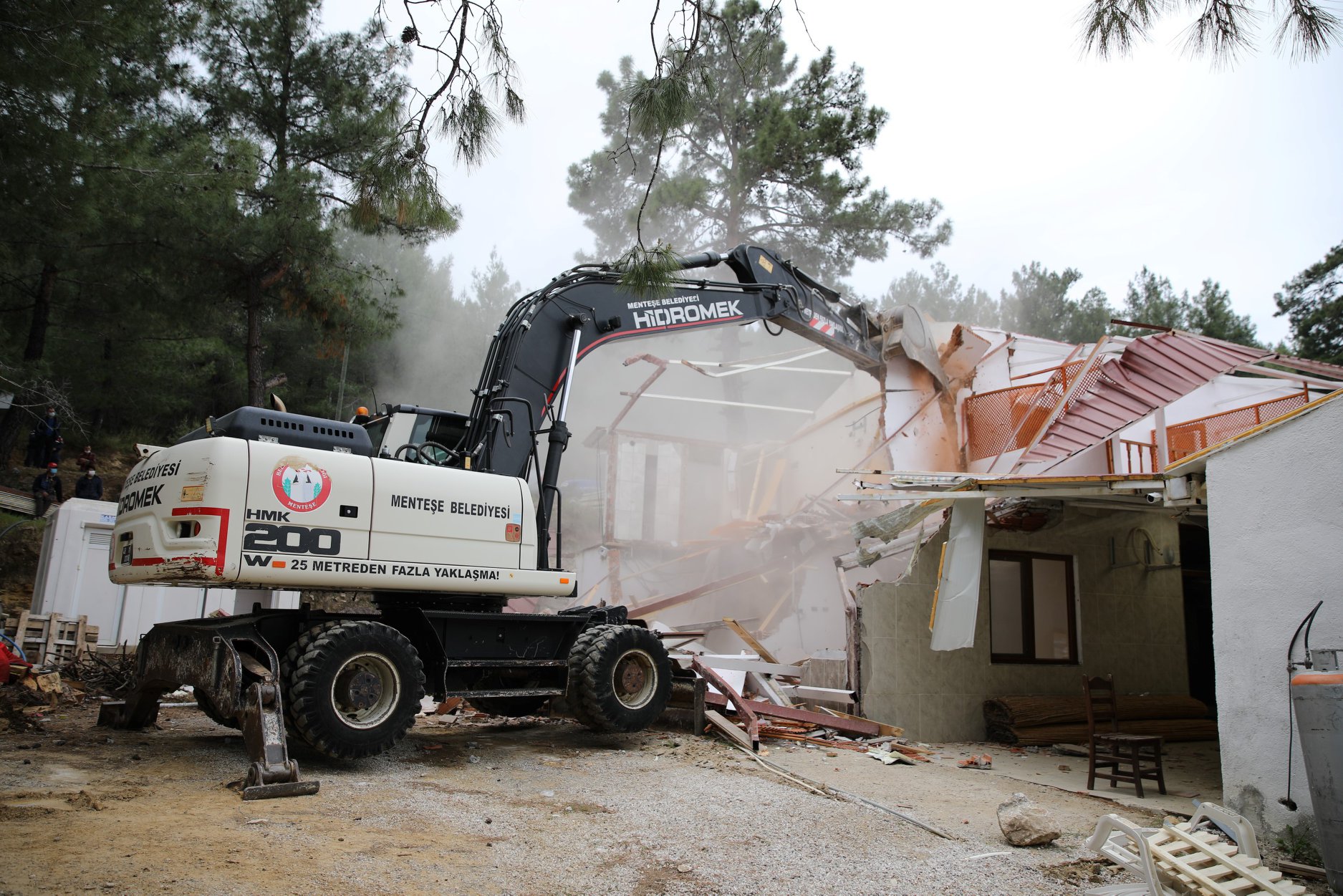 Menteşe Belediyesi:“Akbük’te rant uğruna doğayı talan edenlere göz açtırmayacağız"
