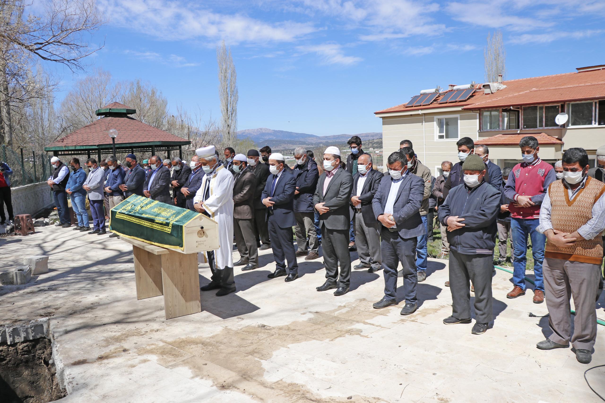 Vakıf Başkanı Prof. Dr. Özek, memleketi Muğla'da toprağa verildi