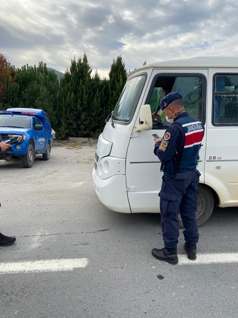 Covid-19 tedbirlerine uymayan 104 kişiye ceza kesildi