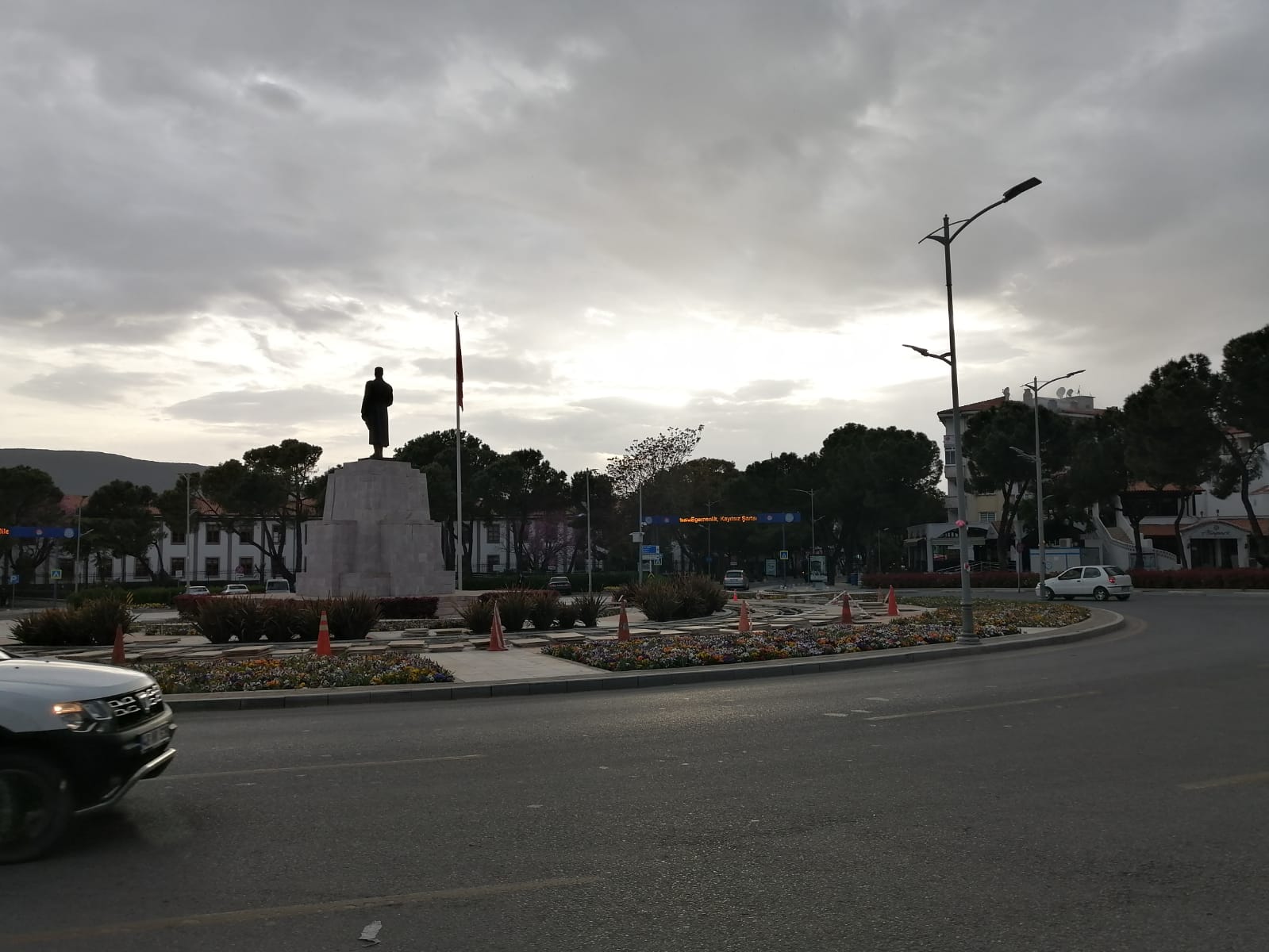 TAM KAPANMA UYGULAMASI BAŞLADI