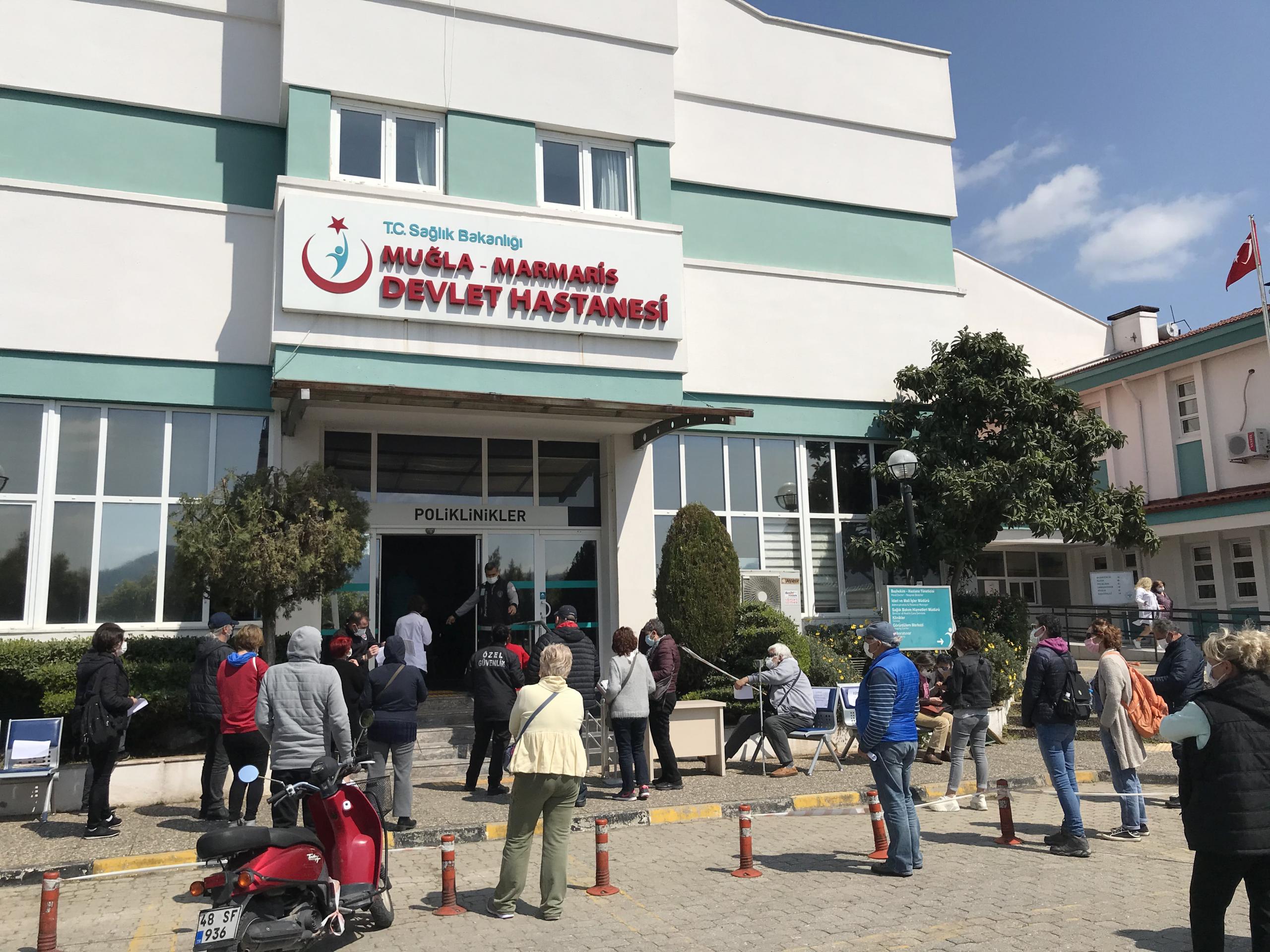 Marmaris'te BioNTech aşılarının ikinci dozu uygulanmaya başlandı