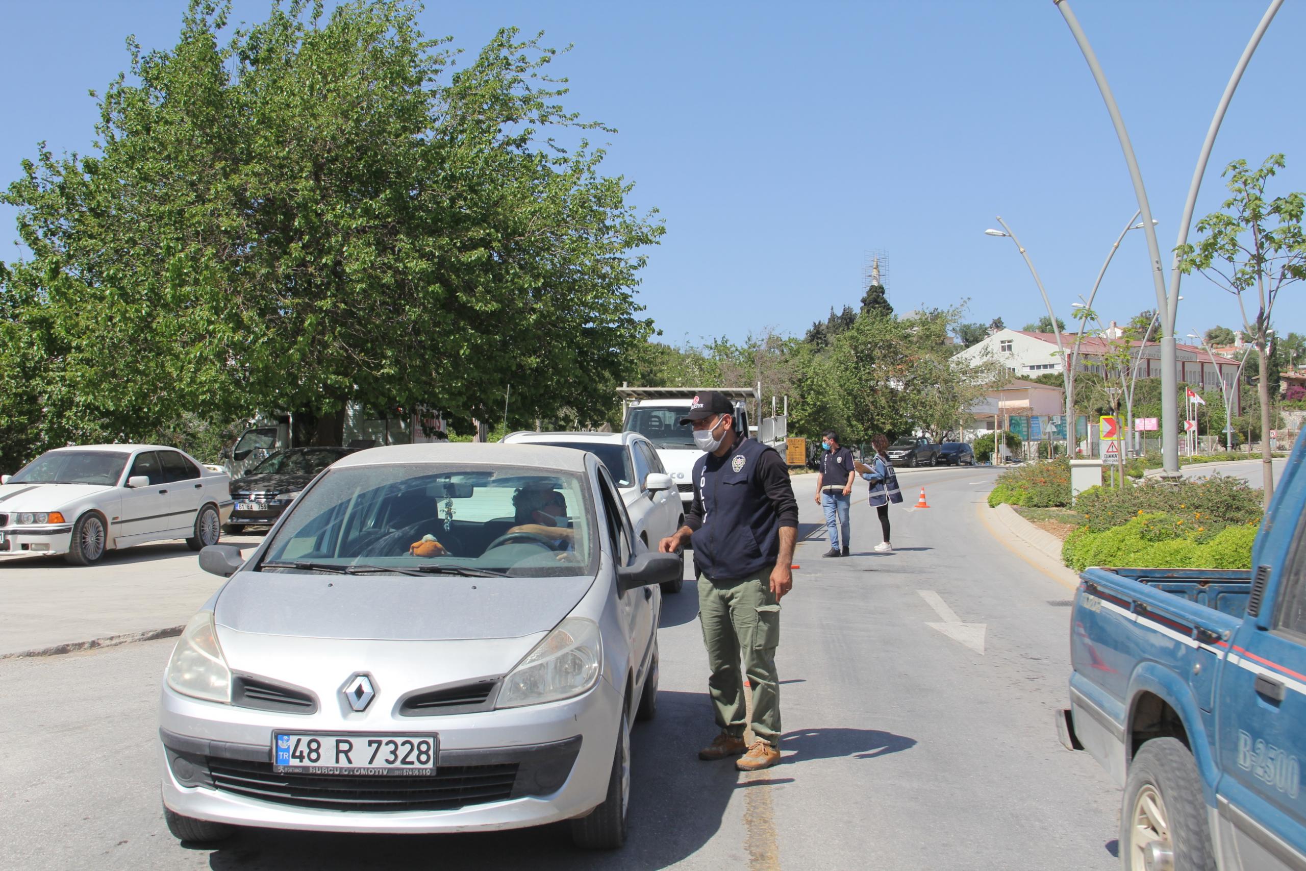 Datça'da polis ve jandarmadan "tam kapanma" denetimleri