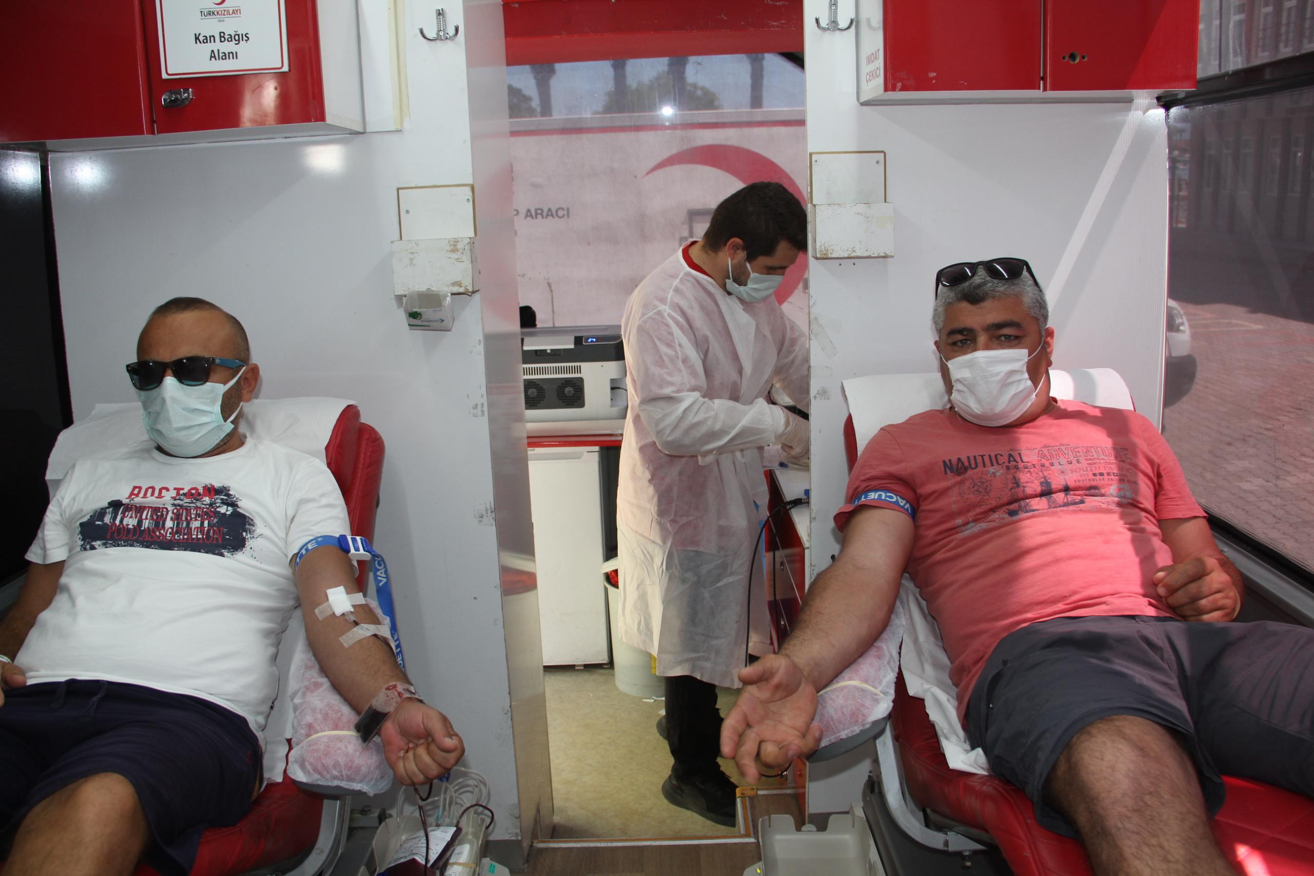 polis, jandarma ve AK Parti'den kök hücre nu­mu­ne bağışına destek