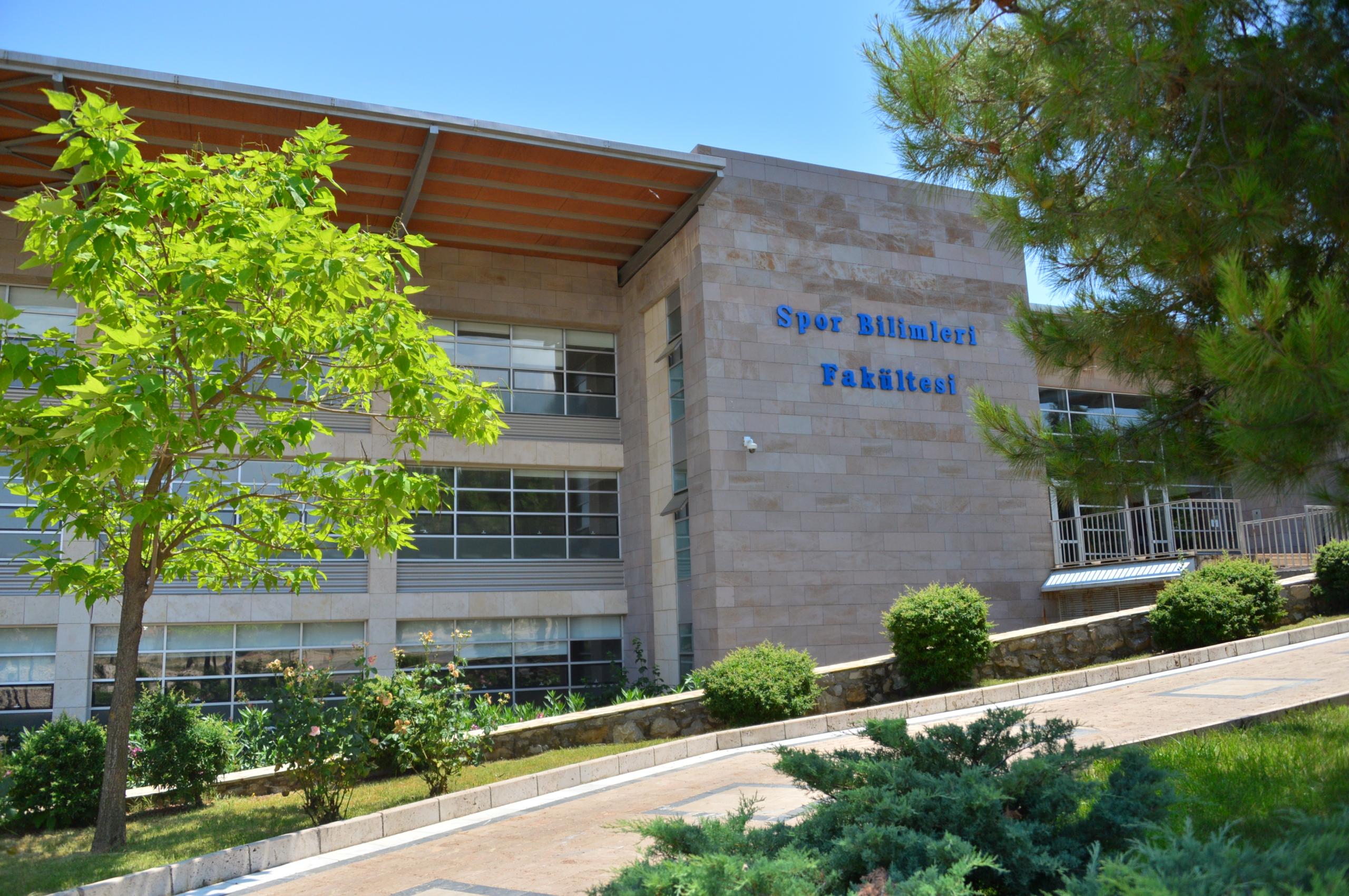 Beden Eğitimi ve Spor Öğretmenliği Programı Türkiye’de İlki Başardı