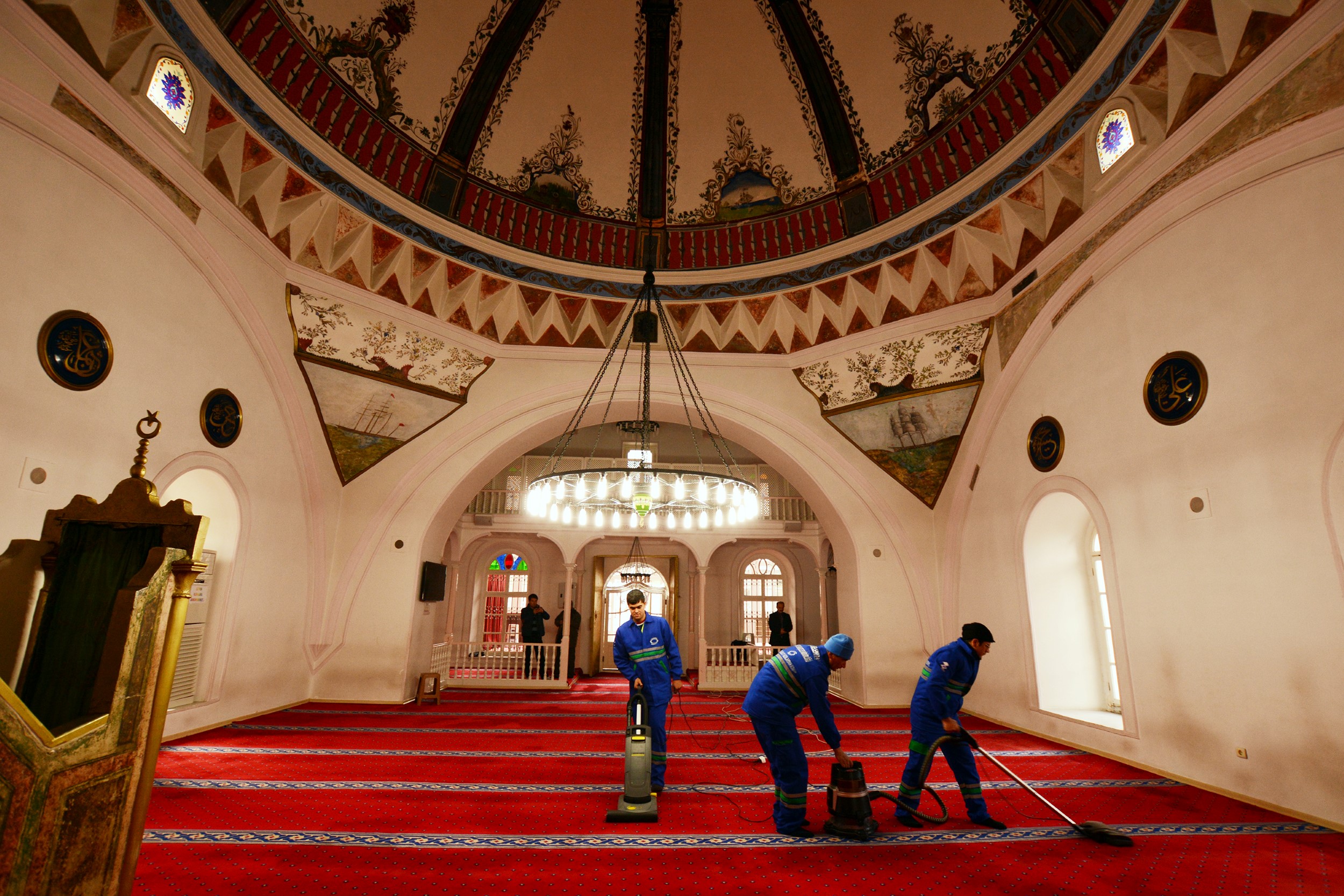 Menteşe Ekiplerinden Camilere Bayram Temizliği