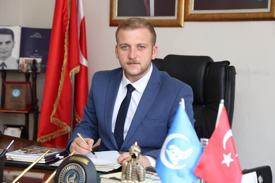 DEMİREL,” TÜRKİYE CUMHURİYETİ TÜRK GENÇLİĞİNE EMANET”