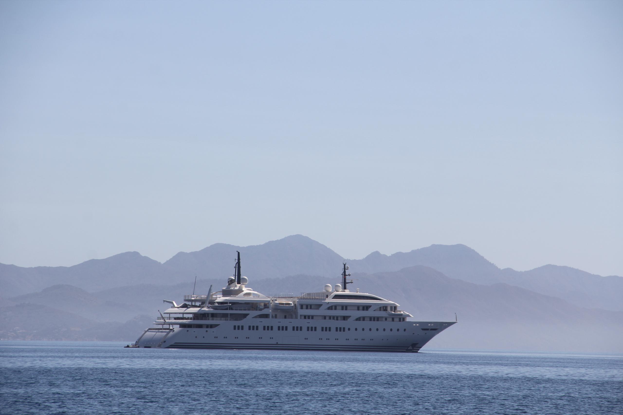 Lüks yat "Dream" Datça'ya geldi