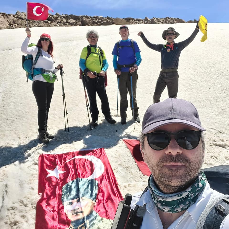 DAĞCILAR 19 MAYIS’I SANDRAS DAĞININ ZİRVESİNDE KUTLADI