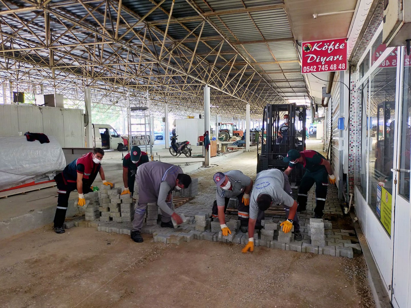 Pazar Yerinde Alt Yapı Tamamlandı, Sıra Uzay Çatıda