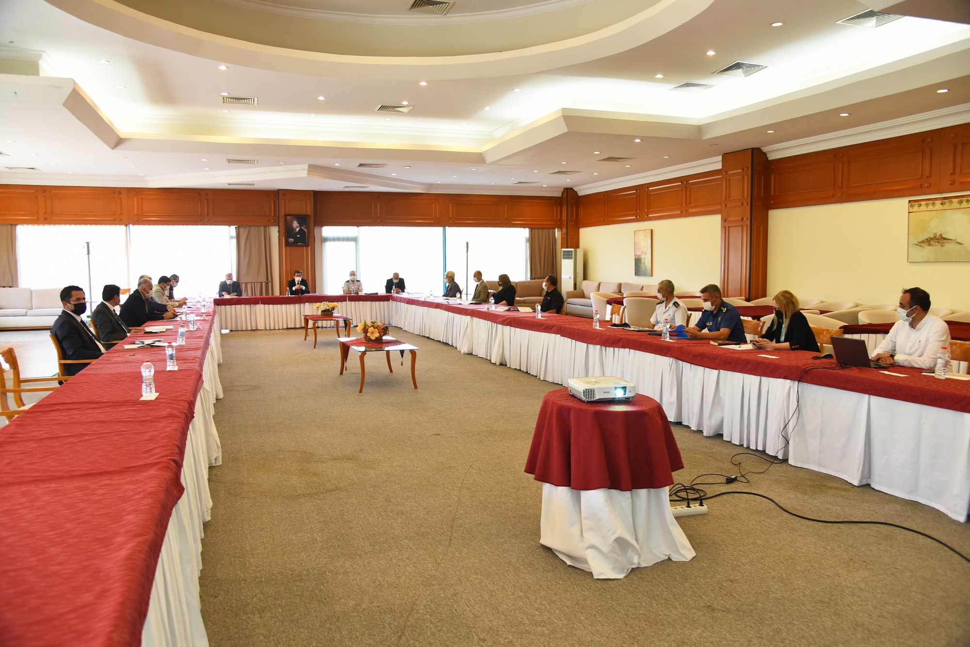 Vali Tavlı Başkanlığında İl İdare Şube Başkanları Toplantısı Düzenlendi