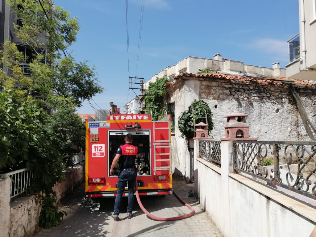 İTFAİYEDEN ANINDA MÜDAHALE