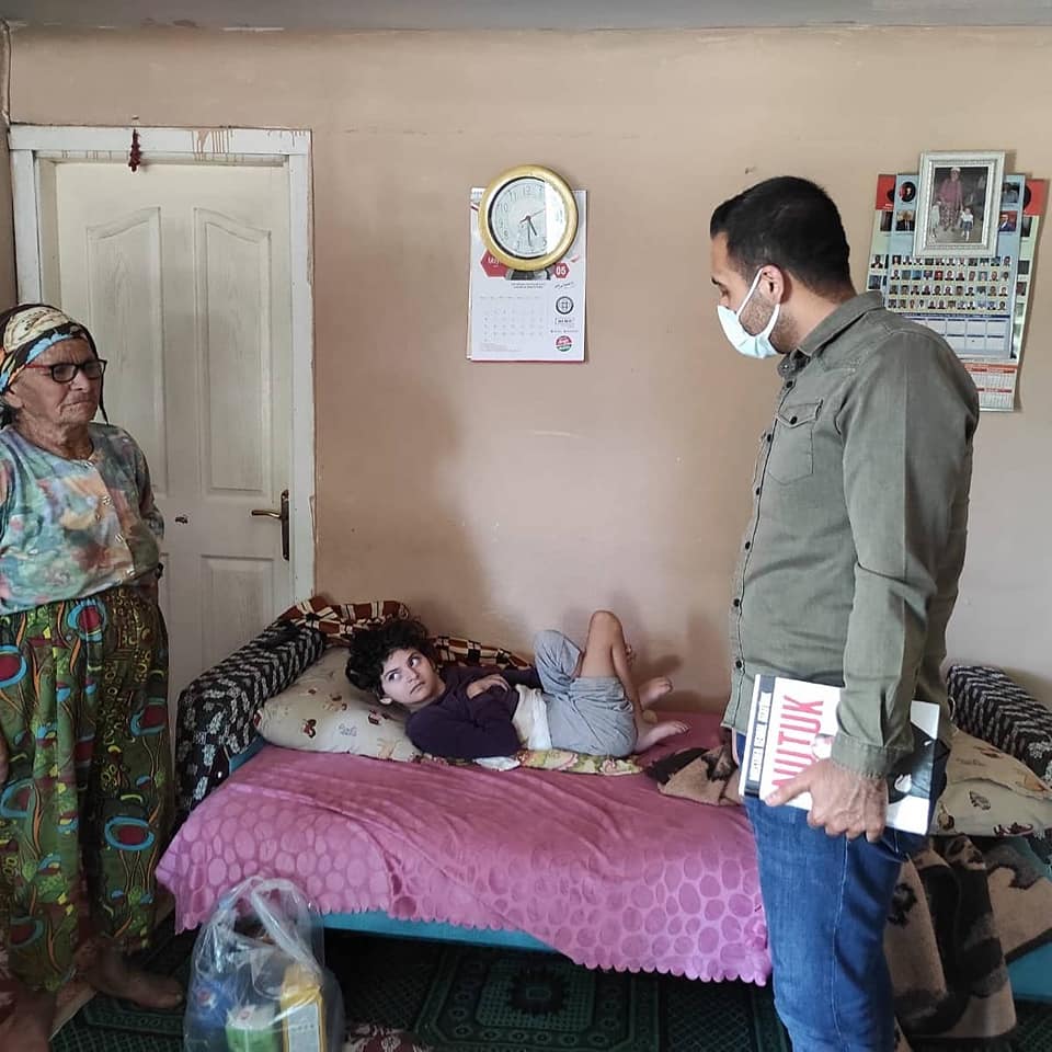 CHP’Lİ GENÇLERDEN ANLAMLI ZİYARET