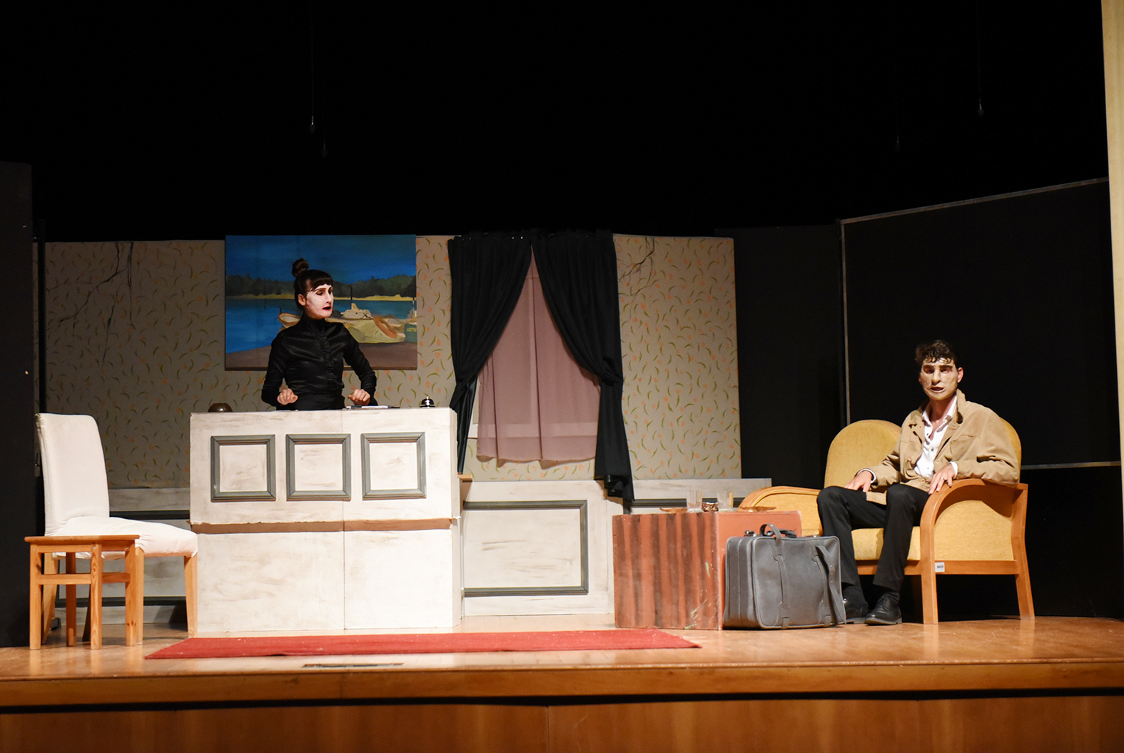 Öğrenciler ayakta alkışlandı