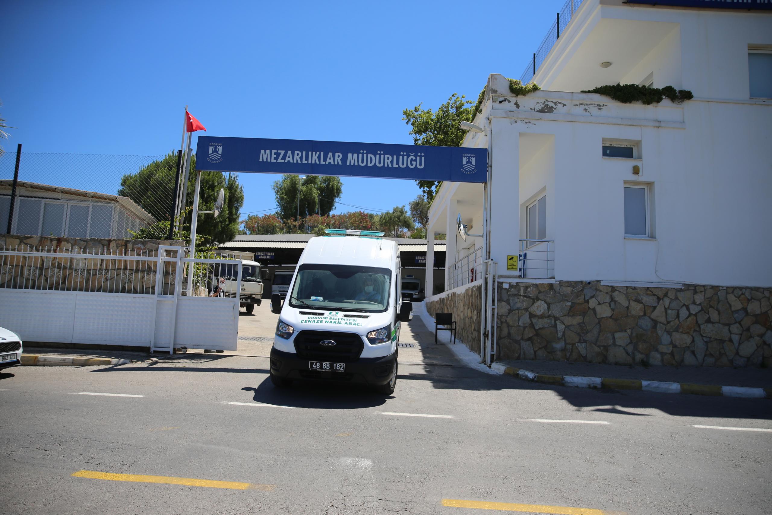 fuhuş operasyonunda adliyeye sevk edilen 18 şüpheliden 2'si tutuklandı