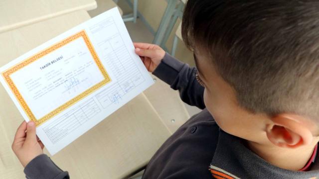 Öğrenci karneleri, isteyen veliler için basılı olarak verilecek