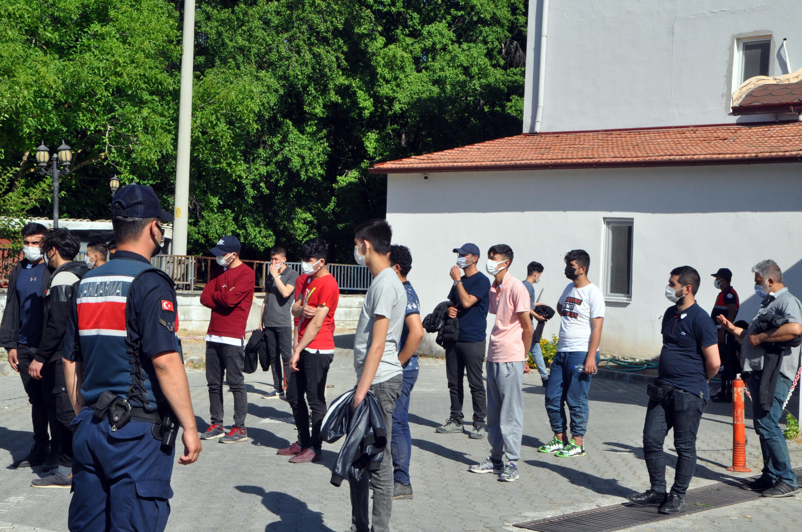 Fethiye'de 112 düzensiz göçmen yakalandı